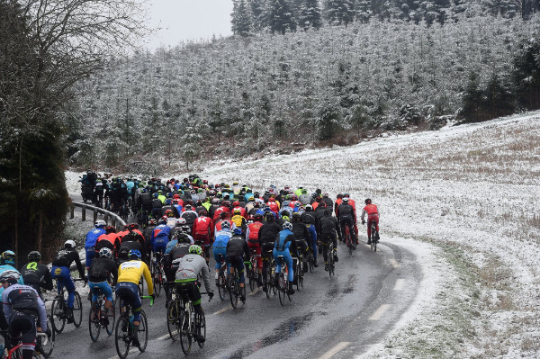 Paris-Nice stage 3 snow